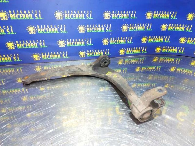 Brazo inferior derecho de la suspensión delantera 352181 PEUGEOT