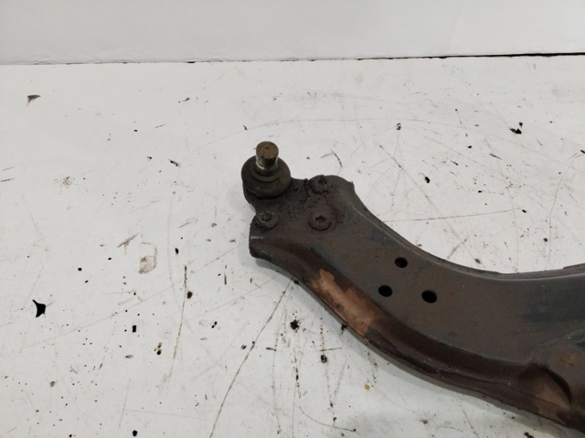 Brazo inferior derecho de la suspensión delantera 3521E5 PEUGEOT