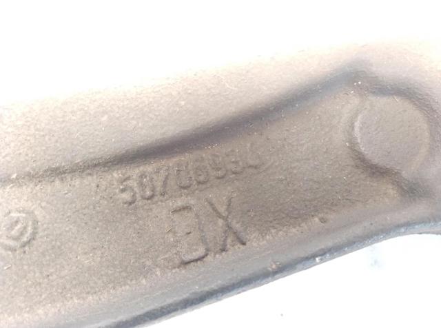 3521P1 Brazo inferior derecho de la suspensión delantera  en stock Castellón