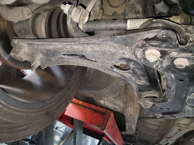 3521S9 PEUGEOT Brazo inferior derecho de la suspensión delantera  comprar en Jaén