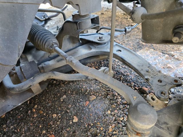 3521V1 PEUGEOT Brazo inferior derecho de la suspensión delantera  en stock Gandía