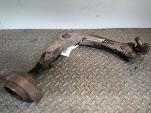 PEUGEOT 3521V1 Brazo inferior derecho de la suspensión delantera  en stock Terrassa