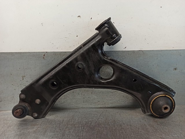 352543 OPEL Brazo inferior derecho de la suspensión delantera  en stock Gandía