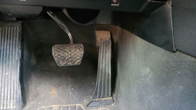 35406889823 Pedal del acelerador  en stock Granada