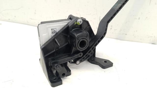 35406889823 Pedal del acelerador  en stock Granada
