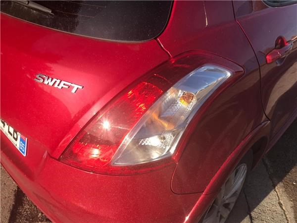 Piloto trasero derecho 3565068L00000 SUZUKI