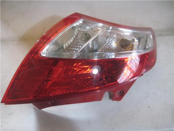 Piloto trasero izquierdo 3567068L00000 SUZUKI
