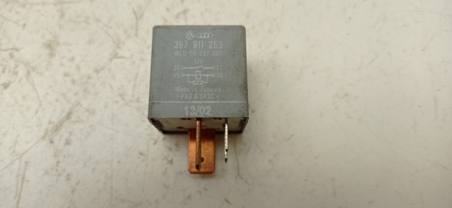 Relé de bujía de precalentamiento Volkswagen Transporter 7JD, 7JE