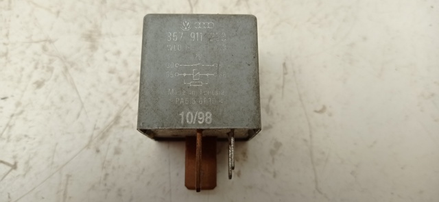 Relé de bujía de precalentamiento Volkswagen Transporter 7JD, 7JE