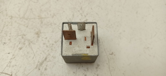 Relé de bujía de precalentamiento Volkswagen Transporter 7JD, 7JE