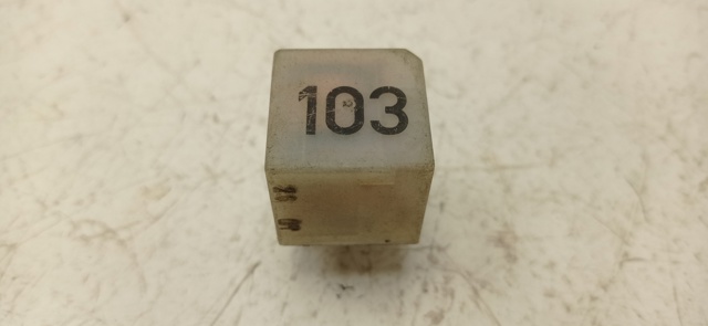 Relé de bujía de precalentamiento Volkswagen Transporter 7JD, 7JE