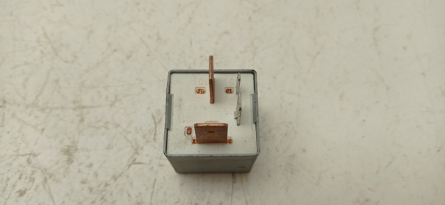 Relé de bujía de precalentamiento Volkswagen Transporter 7JD, 7JE