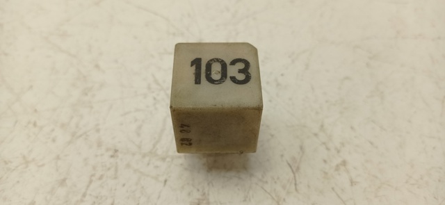 Relé de bujía de precalentamiento Volkswagen Transporter 7JD, 7JE