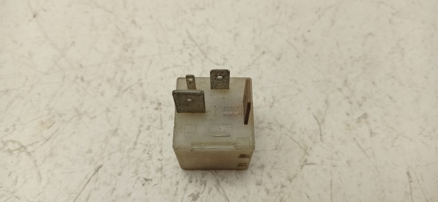 Relé de bujía de precalentamiento Volkswagen Transporter 7JD, 7JE