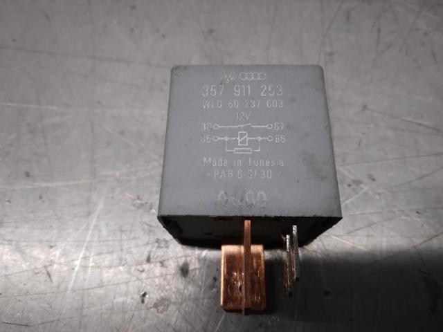 Relé de bujía de precalentamiento Skoda Octavia 1U2