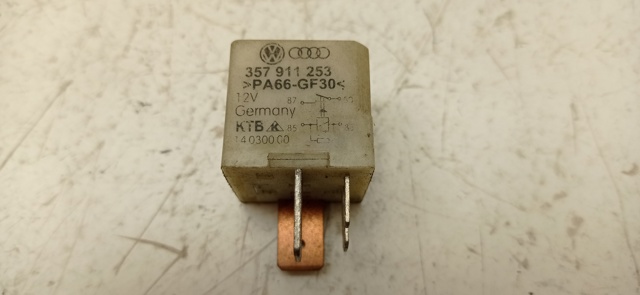 Relé de bujía de precalentamiento Volkswagen Transporter 7JD, 7JE