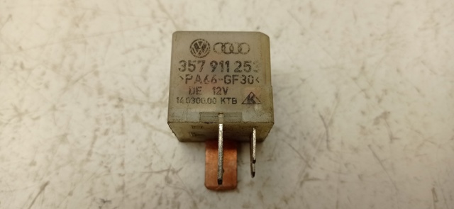 Relé de bujía de precalentamiento Volkswagen Transporter 7JD, 7JE