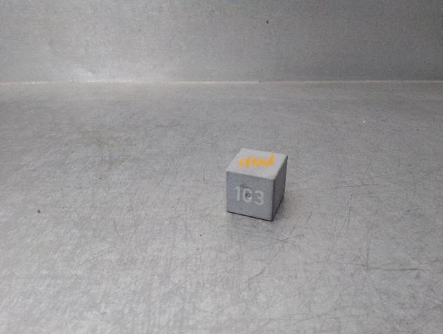 Relé de bujía de precalentamiento Skoda Octavia 1U2