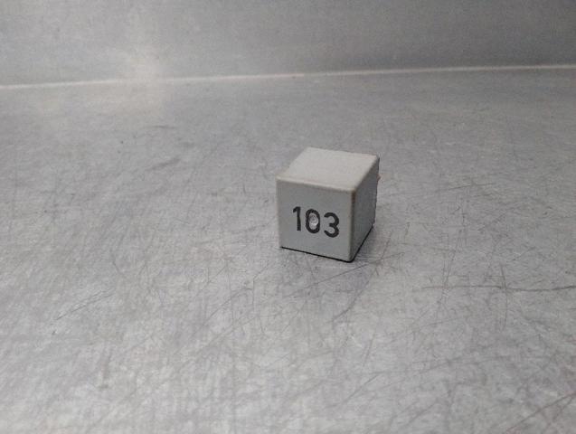 Relé de bujía de precalentamiento Skoda Octavia 1U2