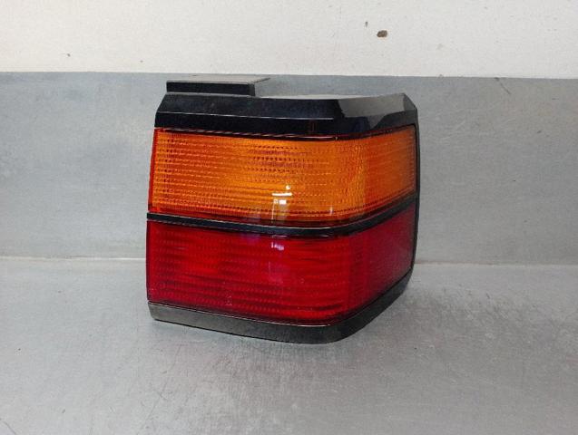 357945112 VAG Piloto trasero exterior derecho  disponible Ourense