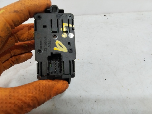 363210006R Renault (RVI)