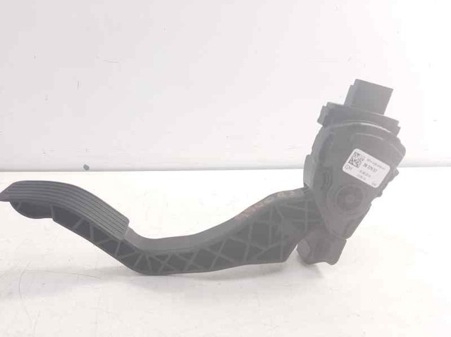 3637657 Pedal del acelerador  disponible Burgos