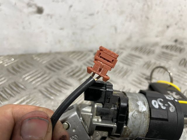 36410600 Cerradura de encendido  disponible Málaga