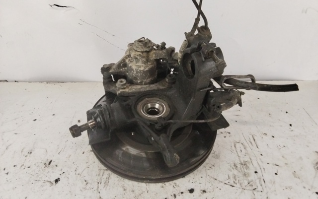PEUGEOT 364764 Mangueta delantera derecha  en stock Terrassa