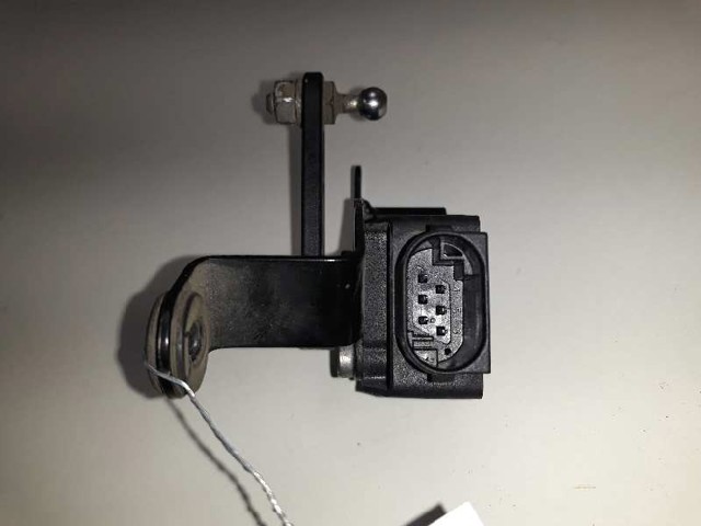 37146860843 Sensor de nivel de carrocería trasero  en stock Sabadell