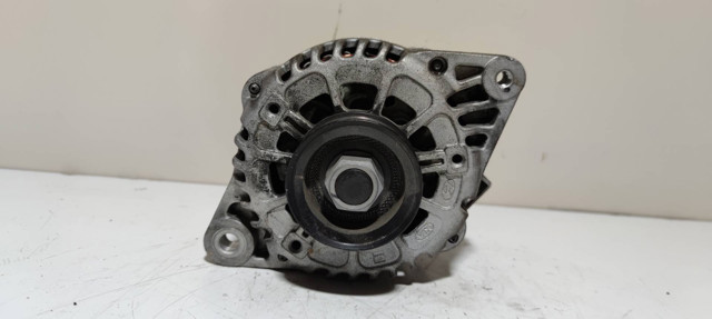 HYUNDAI 3730003805 Alternador  en stock Terrassa