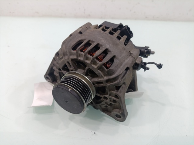 373002A601 HYUNDAI Alternador  disponible Ourense