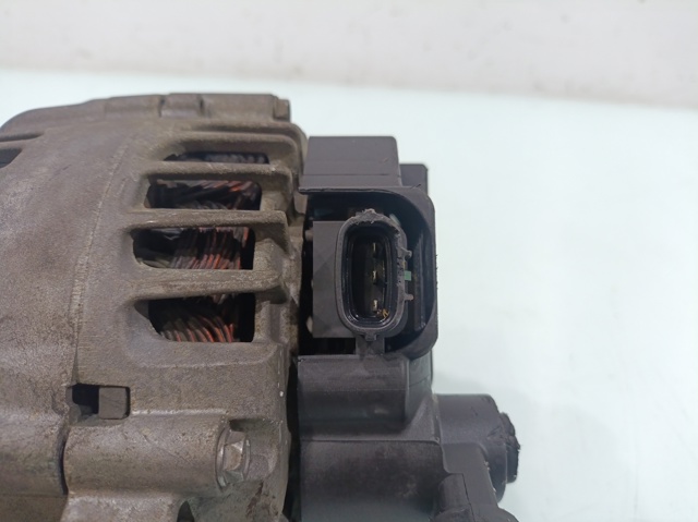 HYUNDAI 373002A601 Alternador  comprar en Ponferrada