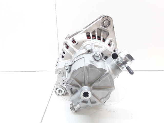 HYUNDAI 373004A110 Alternador comprar Pamplona
