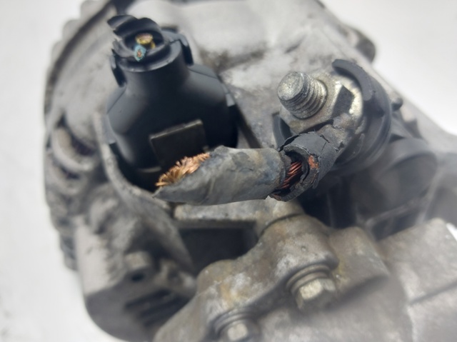 373004X503 HYUNDAI Alternador  comprar en Jaén