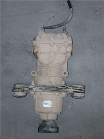 Eje trasero completo 383002A000 Renault (RVI)