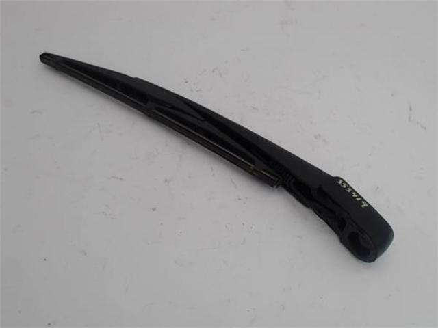 3882163J00 Brazo del limpiaparabrisas trasero  disponible Málaga