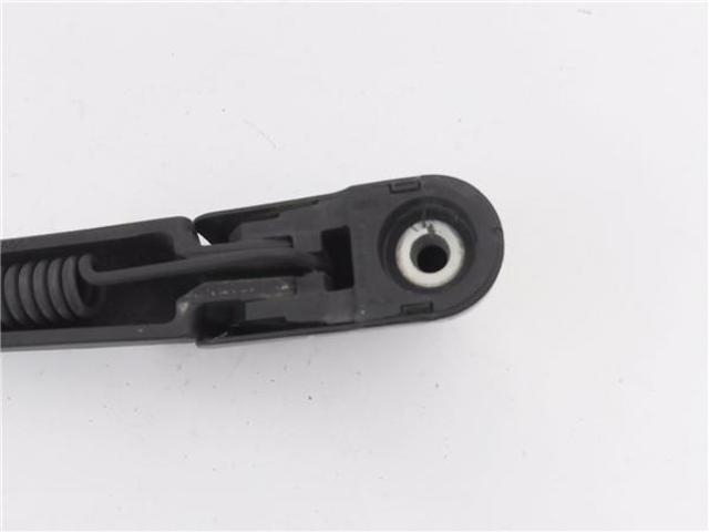 3882163J00 Brazo del limpiaparabrisas, trasero  en stock Sabadell