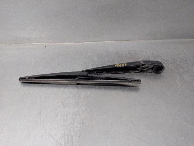 3882165J00 SUZUKI Brazo del limpiaparabrisas trasero  disponible Ourense