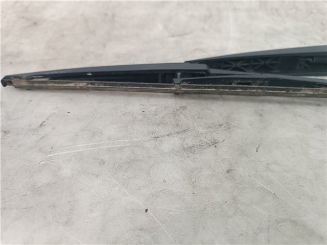 SUZUKI 3882165J00 Brazo del limpiaparabrisas trasero  disponible España