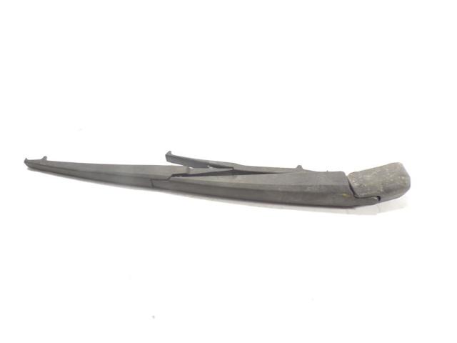 3882165J00 Brazo del limpiaparabrisas trasero  disponible Utrera