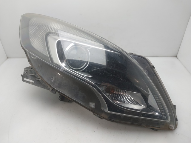 Faro delantero derecho para Opel Zafira  (P12)