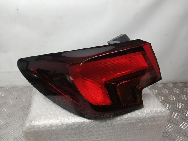39015943 Piloto trasero exterior izquierdo  en stock Sabadell