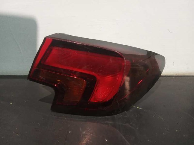 39015944 Piloto trasero exterior derecho  en stock Granada