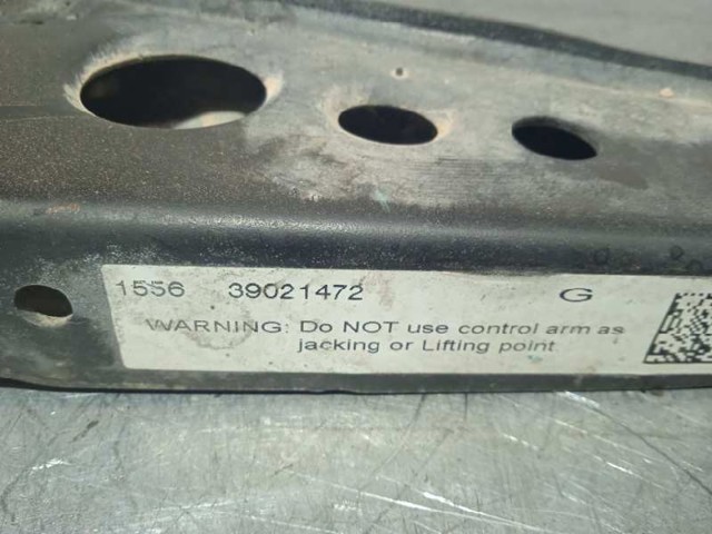 39021472 Brazo inferior izquierdo de la suspensión delantera  disponible Utrera