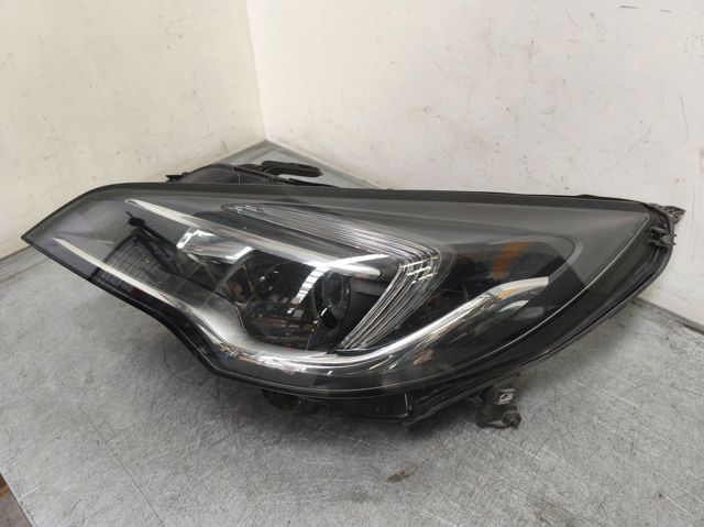 OPEL 39047198 Faro izquierdo  en stock Salamanca