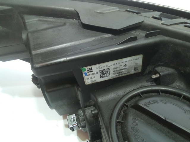 39047198 Faro izquierdo  en stock Granada