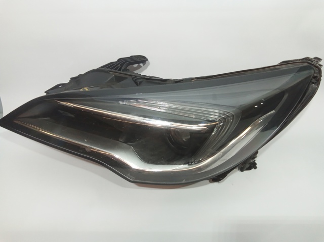 39047198 Faro izquierdo  comprar en Reus
