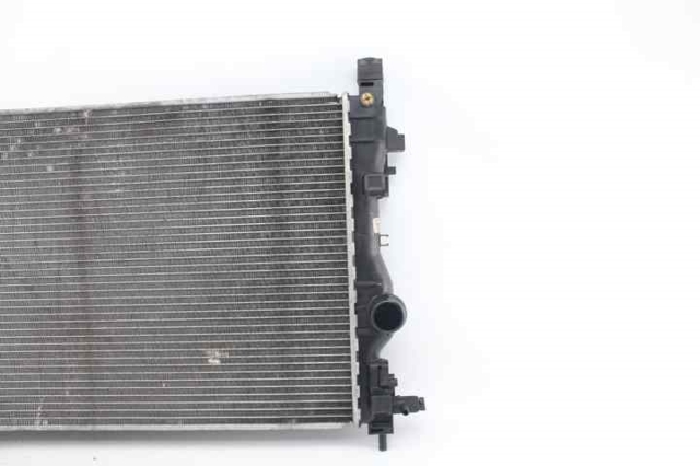 39074664 Radiador de refrigeración del motor  comprar en Zaragoza