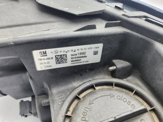 39081892 Faro izquierdo  comprar en Reus