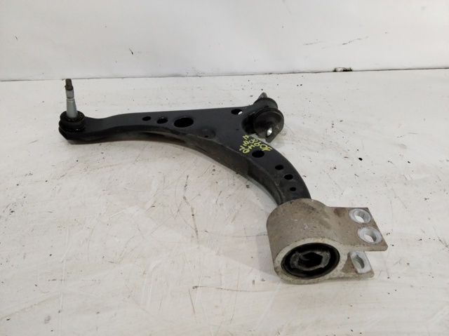 39089344 Brazo inferior izquierdo de la suspensión delantera  en stock Granada